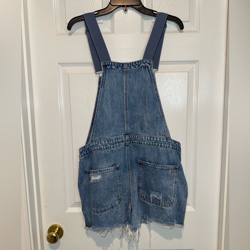 American Eagle Light Blue Denim 90’s Boyfriend Shortalls. Size M - Picture 2 of 5